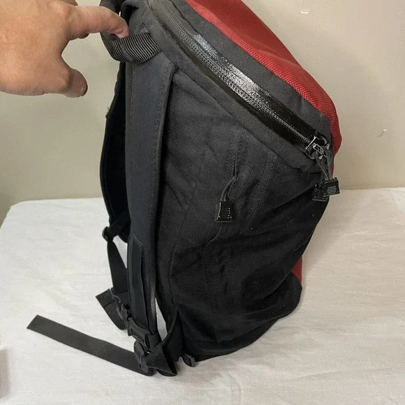 Tom Bihn Backpack 15” Red And Black - Picture 2 of 10
